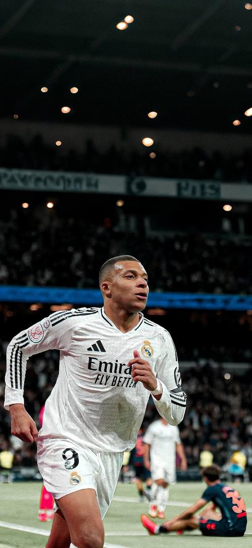 比赛集锦：利雅得胜利4-1赛哈特海湾，C罗献精彩倒钩