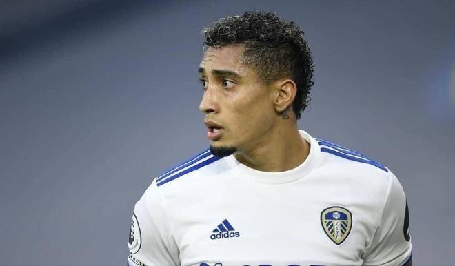 利物浦切尔西双双翻车，阿森纳笑纳5分大礼，争冠只剩两支队？