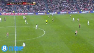 赫内斯谈拜仁明年目标：国内双冠王，在欧冠尽可能走远一些