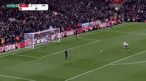 弗兰克：范德芬进球前我心想他要去哪，在场边喊让他快传球