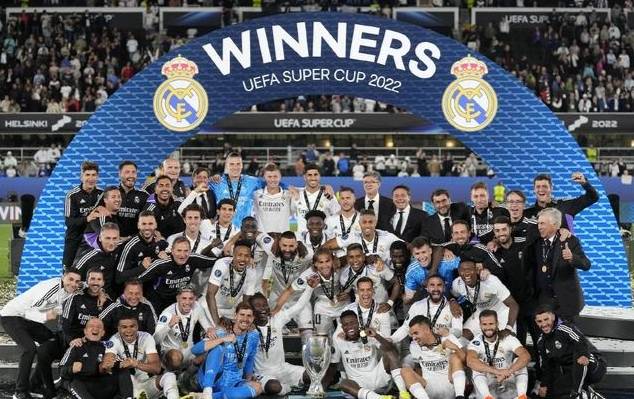 贝克汉姆首夺MLS冠军 14岁小七抹胸抢镜 大布缺席惹争议